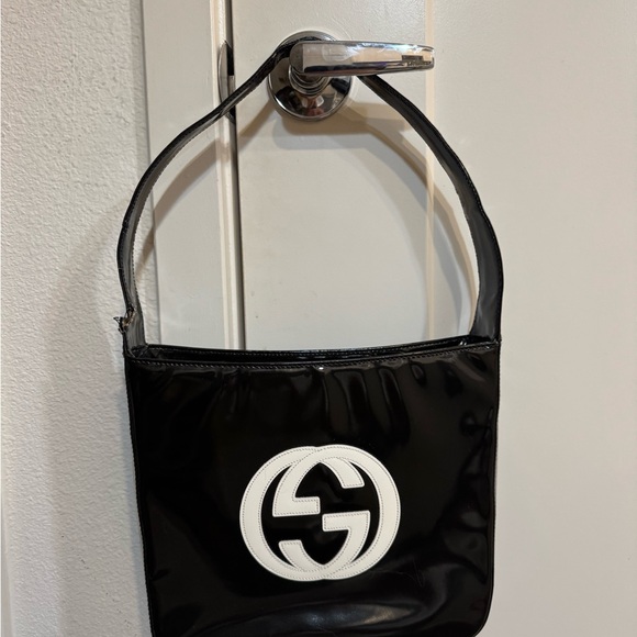 SOLD 🛑 Gucci Vintage Patent Leather Shoulder Bag  
Y2K Interlocking GG w/ COA - Picture 3 of 12